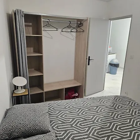 T2 Moderne, Calme Et Entierement Renove. Beziers