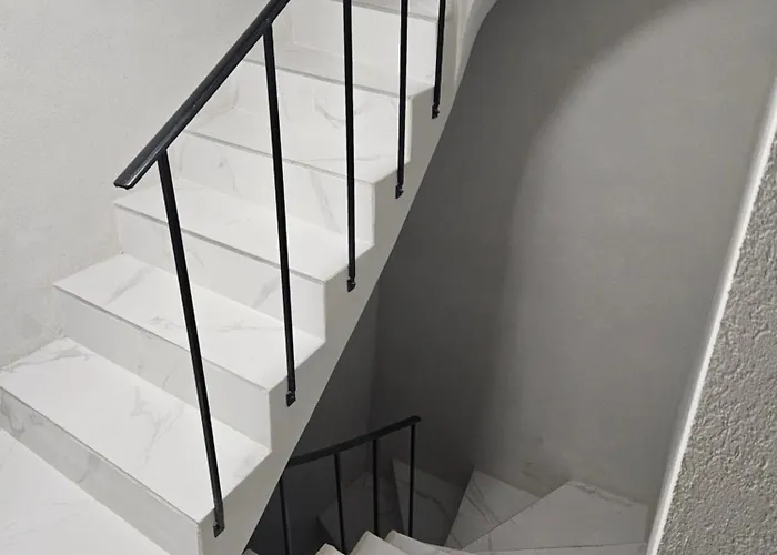 Διαμέρισμα T2 Moderne, Calme Et Entierement Renove.