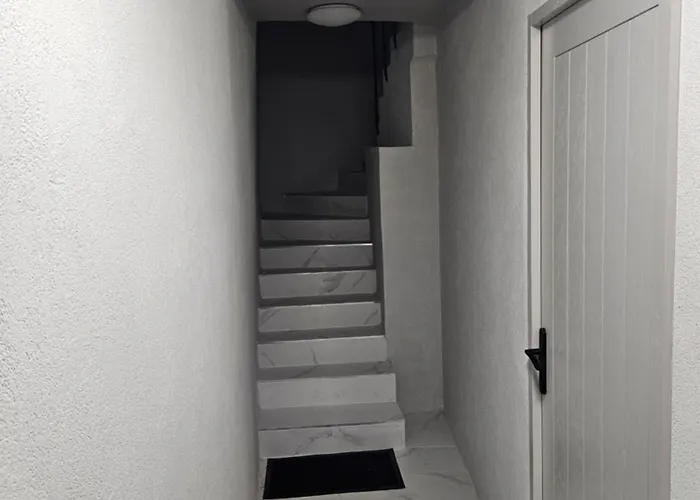 Διαμέρισμα T2 Moderne, Calme Et Entierement Renove. Μπεζιέ